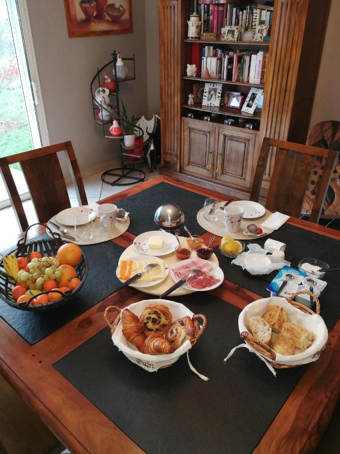 Au Doux Repos Bed & Breakfast Lucbardez-et-Bargues Exterior photo